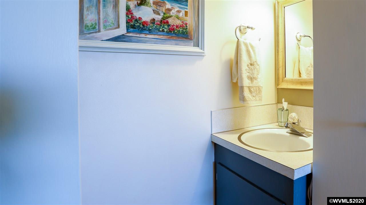 1367 Princeton Road Woodburn, OR 97071 - Photo 11 of 21 Gallery Image 11