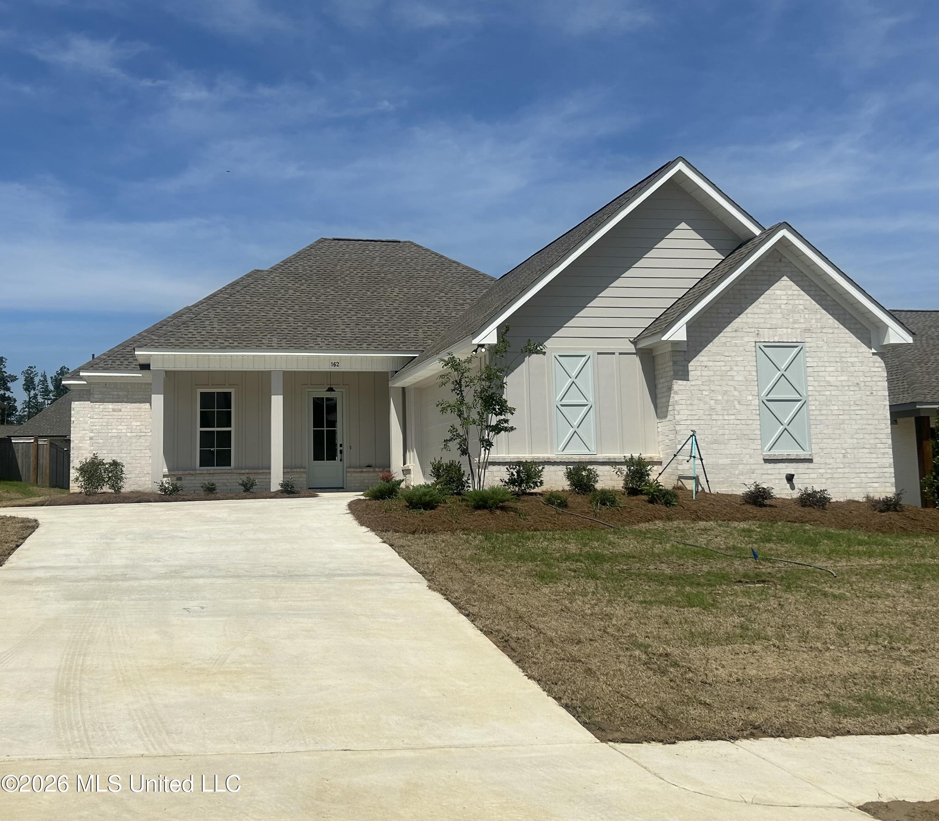 162 Bronson Bend Flowood, MS 39232 - Photo 3 of 41 IMG_5576