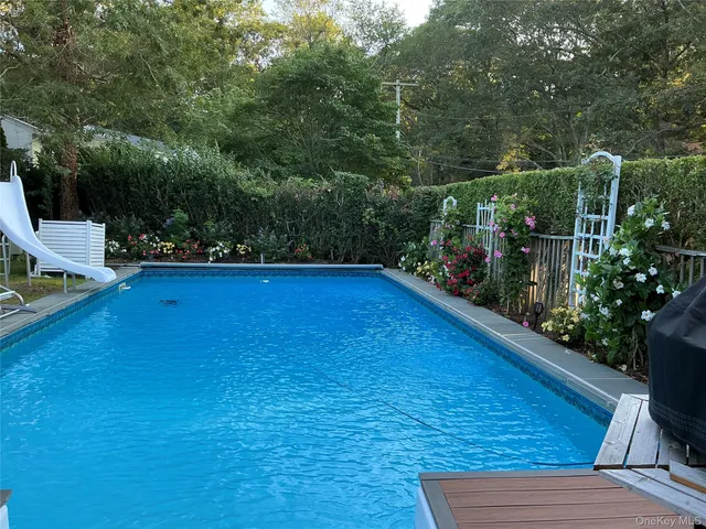 $1,150,000 | 3748 Noyack Road, Sag Harbor, NY 11963