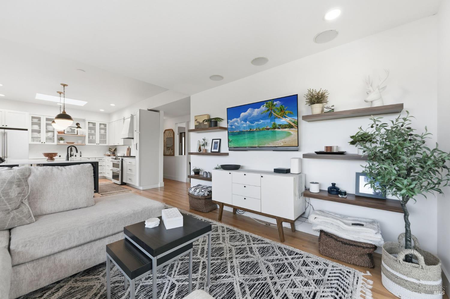 194 Maestro Road Novato, CA 94947 - Photo 14 of 44