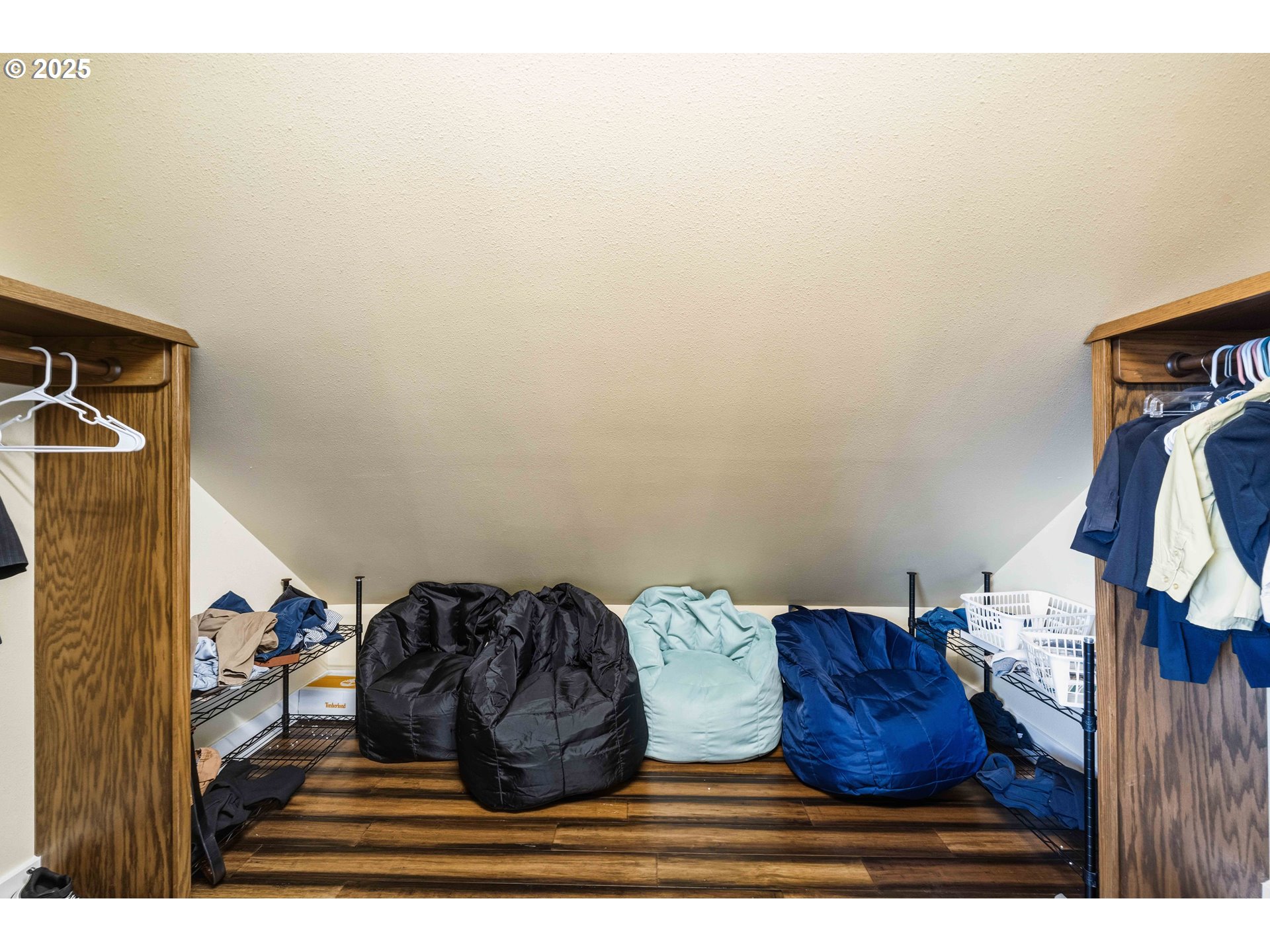 55942 Lost Valley Road Bandon, OR 97411 - Photo 35 of 48 a view of towel hanging