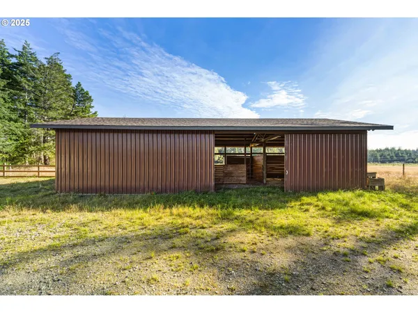 a view of a garage