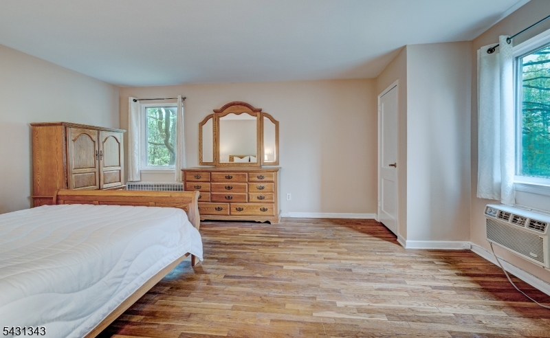 57 Troy Drive Springfield, NJ 07081 - Photo 8 of 11