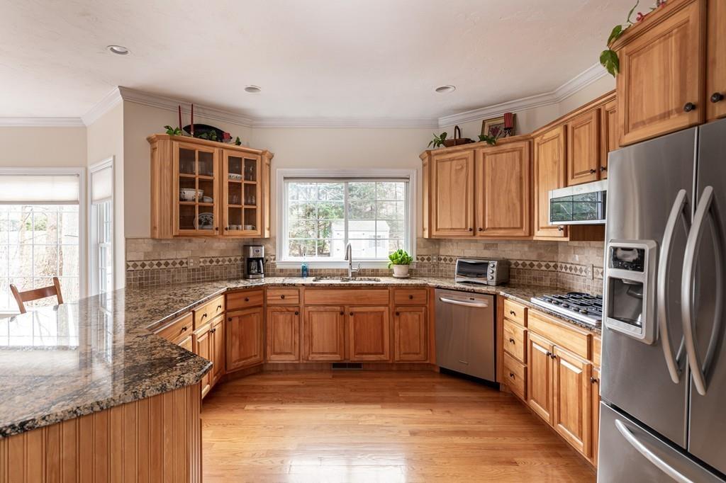 8 Smith Road Hopkinton, MA 01748 - Photo 4 of 35 Gallery Image 4