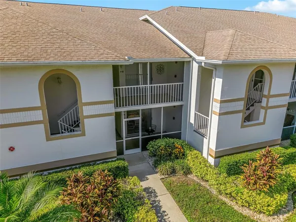 $225,000 | 6908 Drewrys Bluff, Unit 704, Bradenton, FL 34203