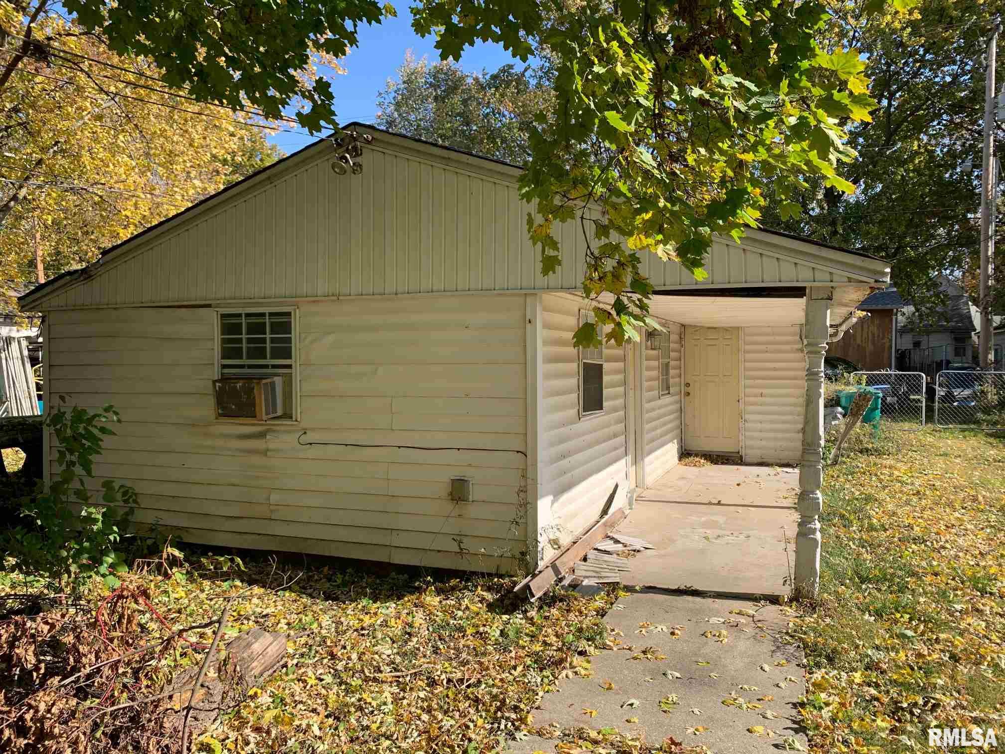 128 North MacArthur Boulevard Springfield, IL 62702 - Photo 3 of 4 Gallery Image 3