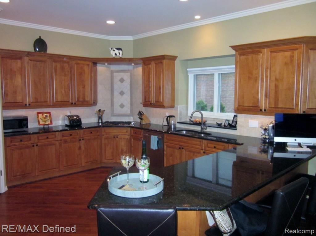 2670 Monarch Court Rochester, MI 48306 - Photo 17 of 36