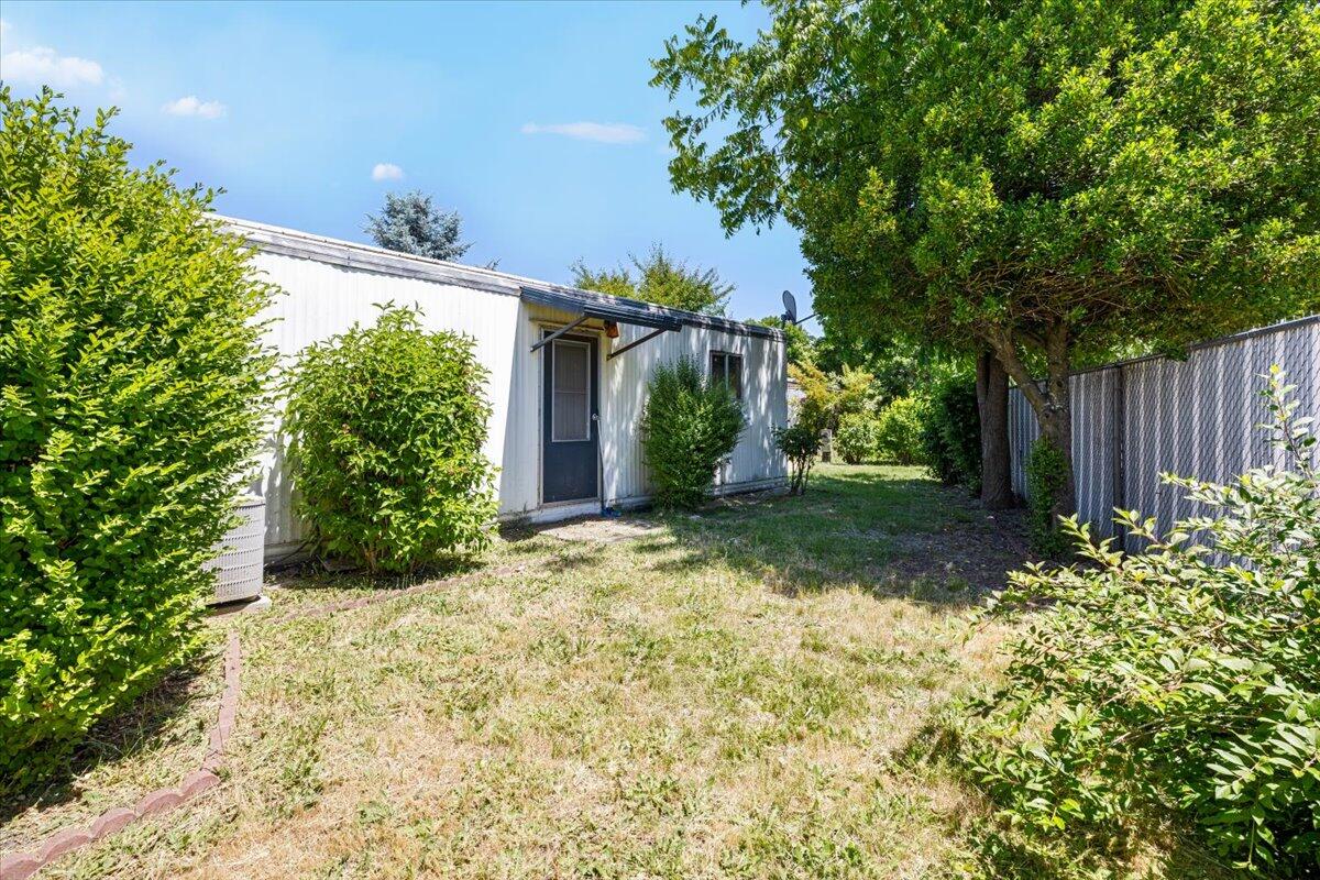 2252 Table Rock Road, Unit SPC 13 Medford, OR 97501 - Photo 4 of 15 04-CI_8189