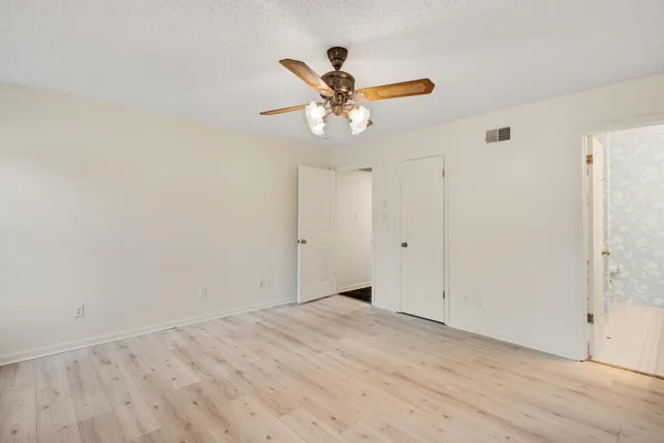$275,000 | 1675 South Ravenhill Drive, Unit 19, Germantown, TN 38138