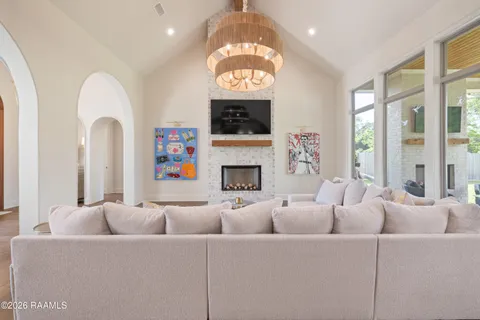 $900,000 | 201 Greyford Drive, Lafayette, LA 70503