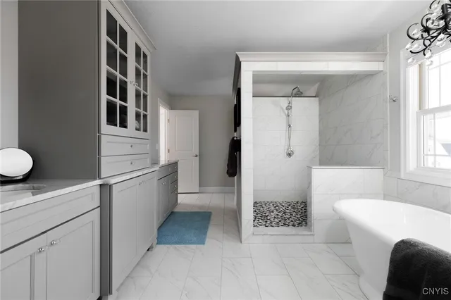 $1,499,999 | 19611 Collins Landing East, Orleans, NY 13607