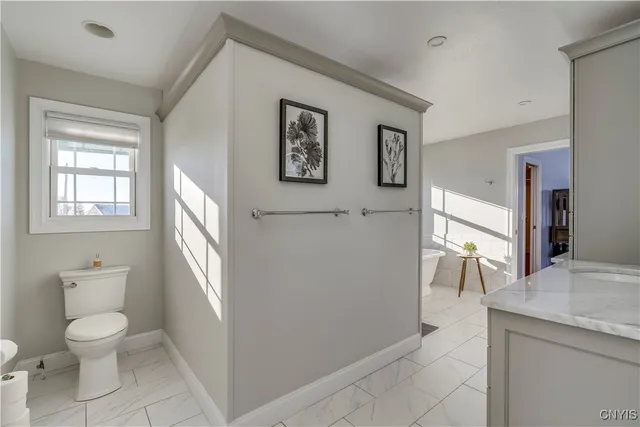 $1,499,999 | 19611 Collins Landing East, Orleans, NY 13607