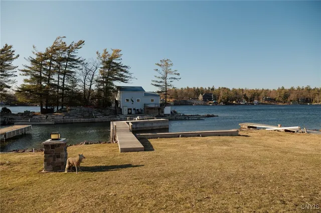 $1,499,999 | 19611 Collins Landing East, Orleans, NY 13607