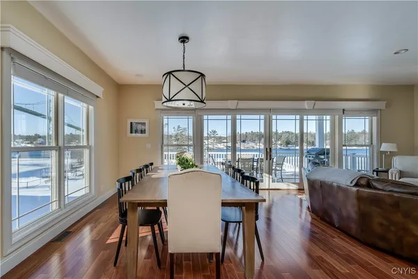 $1,499,999 | 19611 Collins Landing East, Orleans, NY 13607