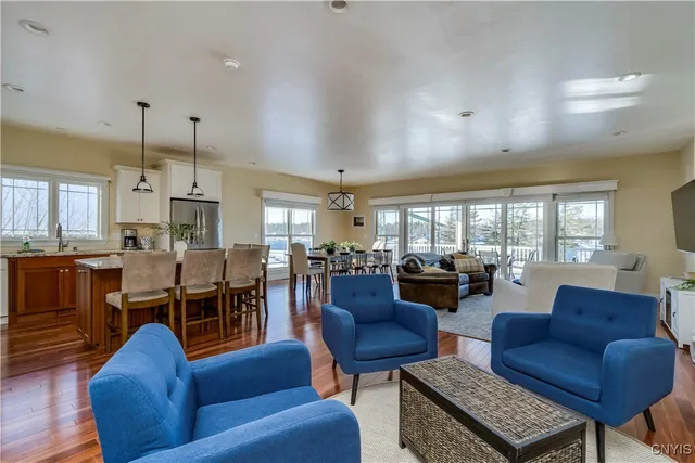 $1,499,999 | 19611 Collins Landing East, Orleans, NY 13607