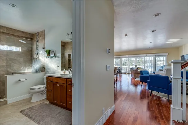 $1,499,999 | 19611 Collins Landing East, Orleans, NY 13607