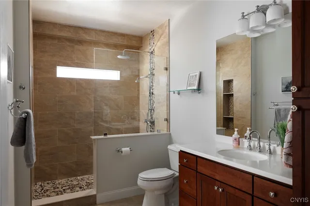 $1,499,999 | 19611 Collins Landing East, Orleans, NY 13607