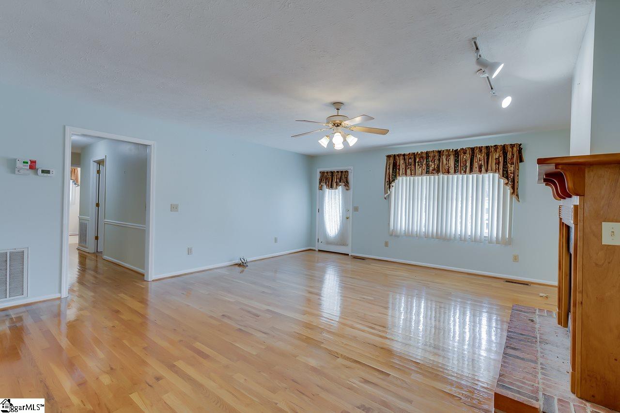 102 Patio Road Easley, SC 29642 - Photo 8 of 36 Gallery Image 8
