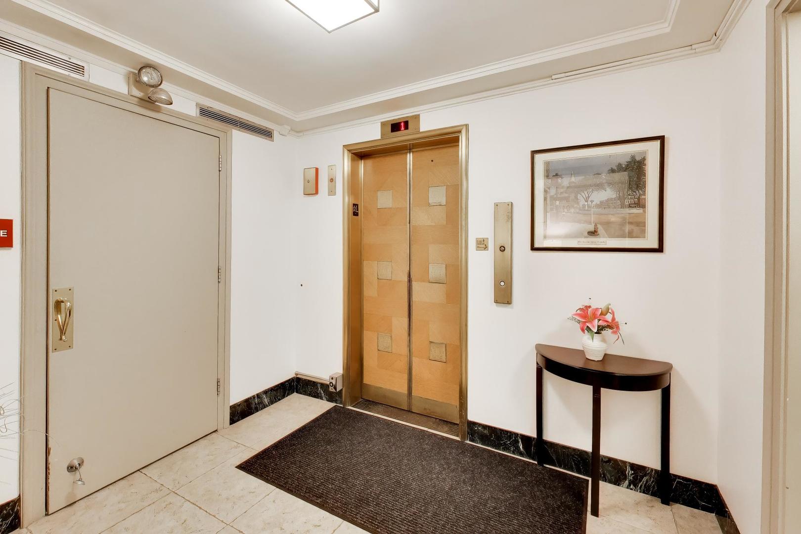1585 Ridge Avenue, Unit 505 Evanston, IL 60201 - Photo 3 of 24