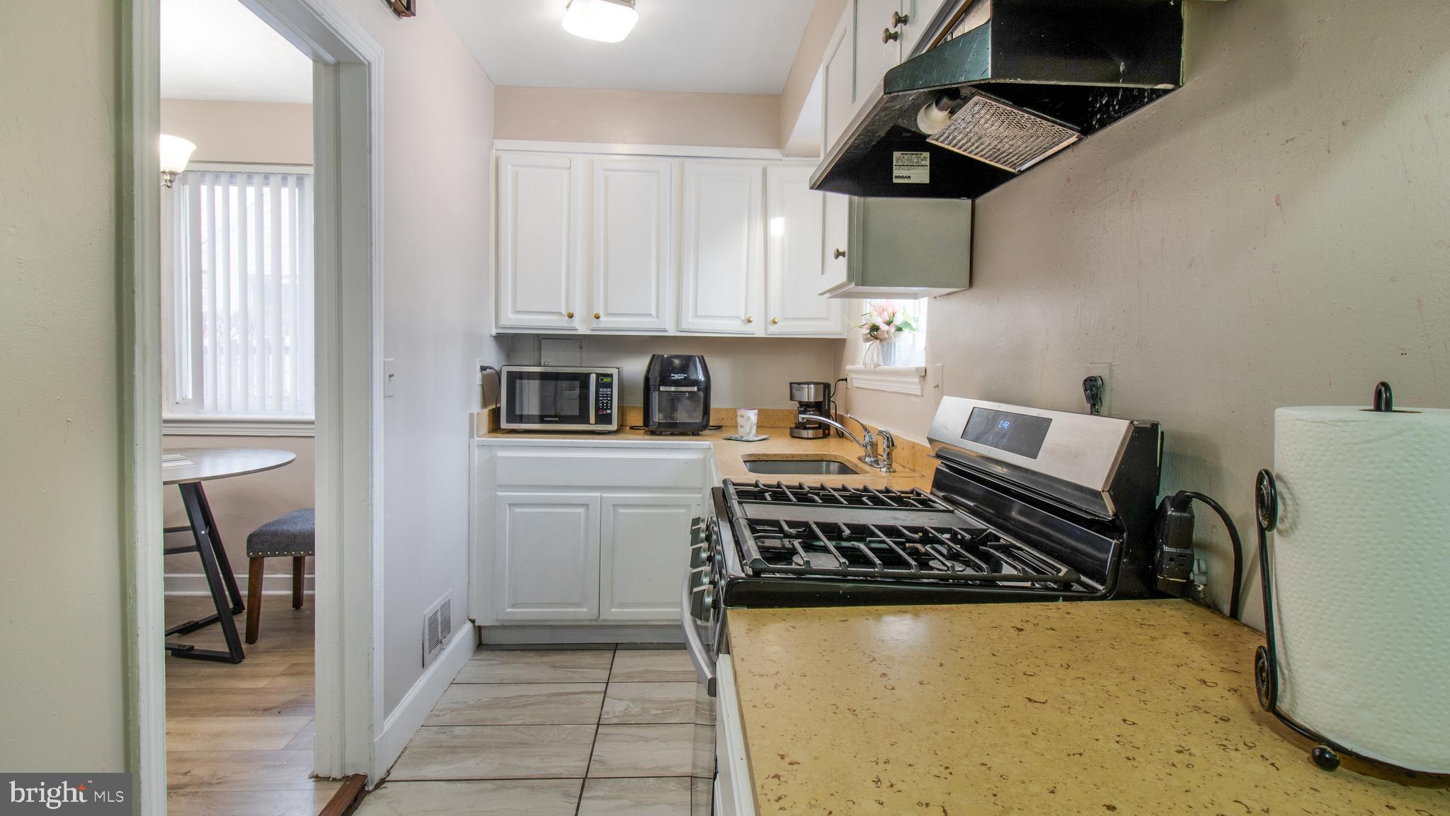 1106 Dryden Street Silver Spring, MD 20901 - Photo 8 of 30 Kitchen