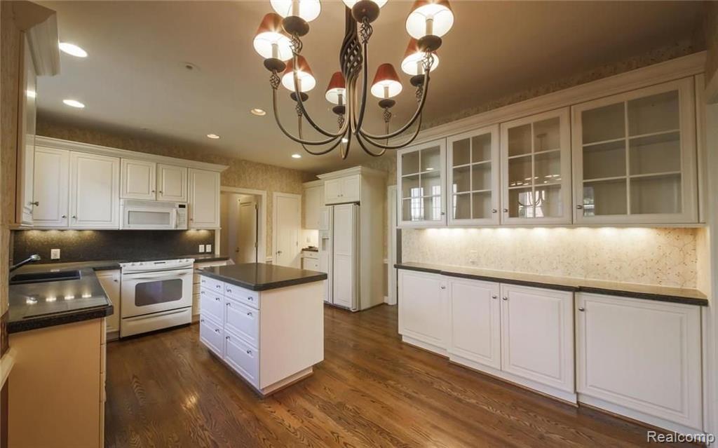 776-778 Trombley Road Grosse Pointe Park, MI 48230 - Photo 7 of 41