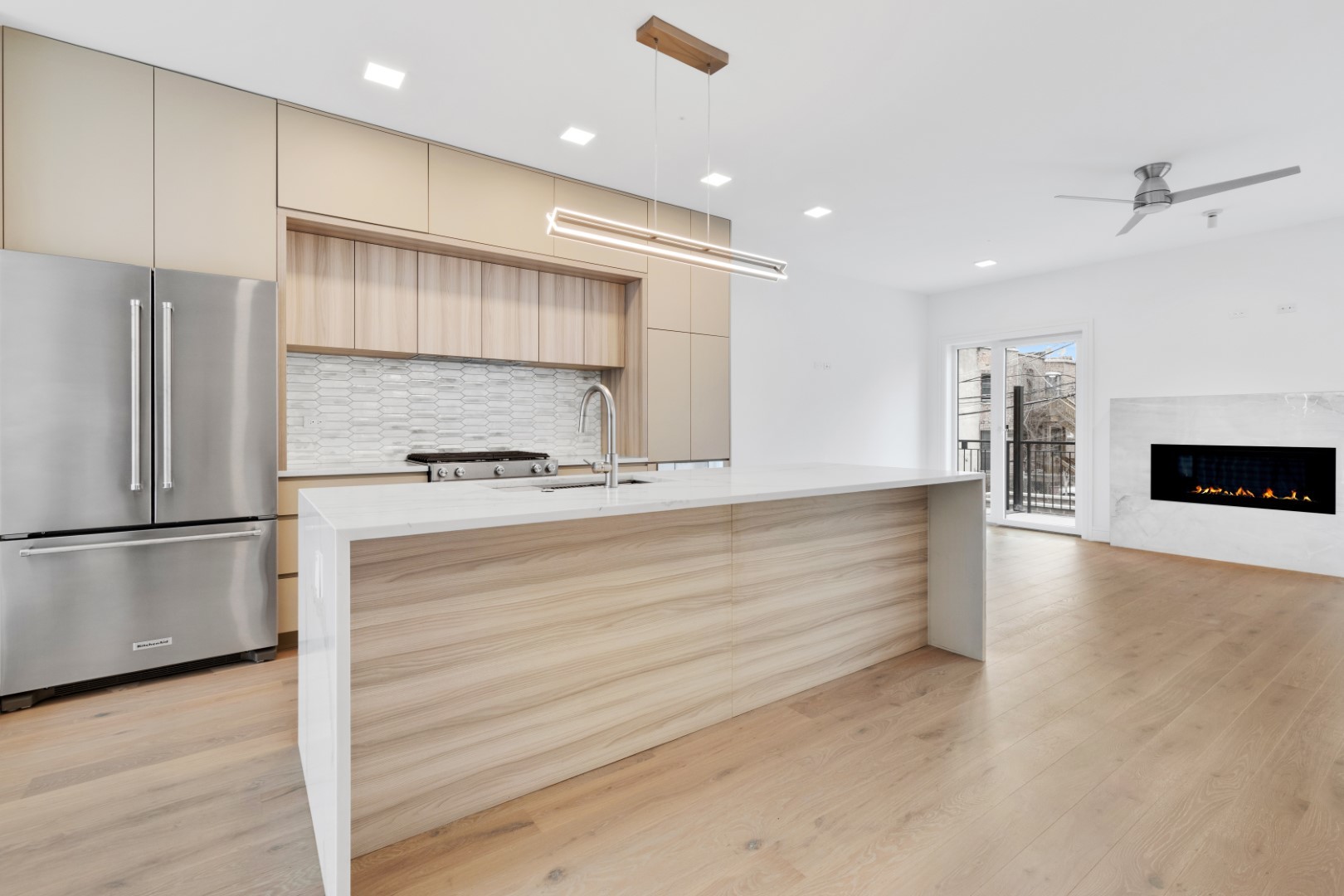 338 East Pershing Road Chicago, IL 60653 - Photo 10 of 86