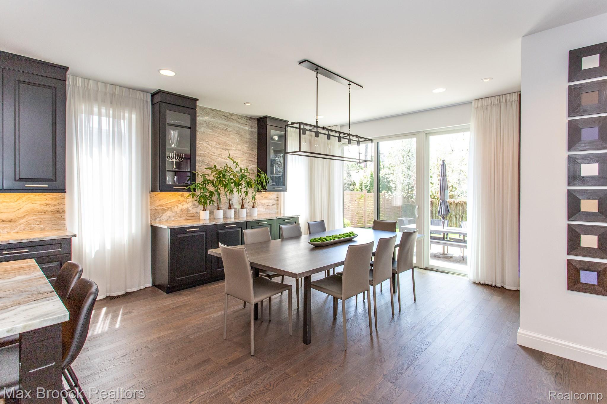 25925 York Road Royal Oak, MI 48067 - Photo 19 of 88 Dining space with dark wood-style flooring and baseboards