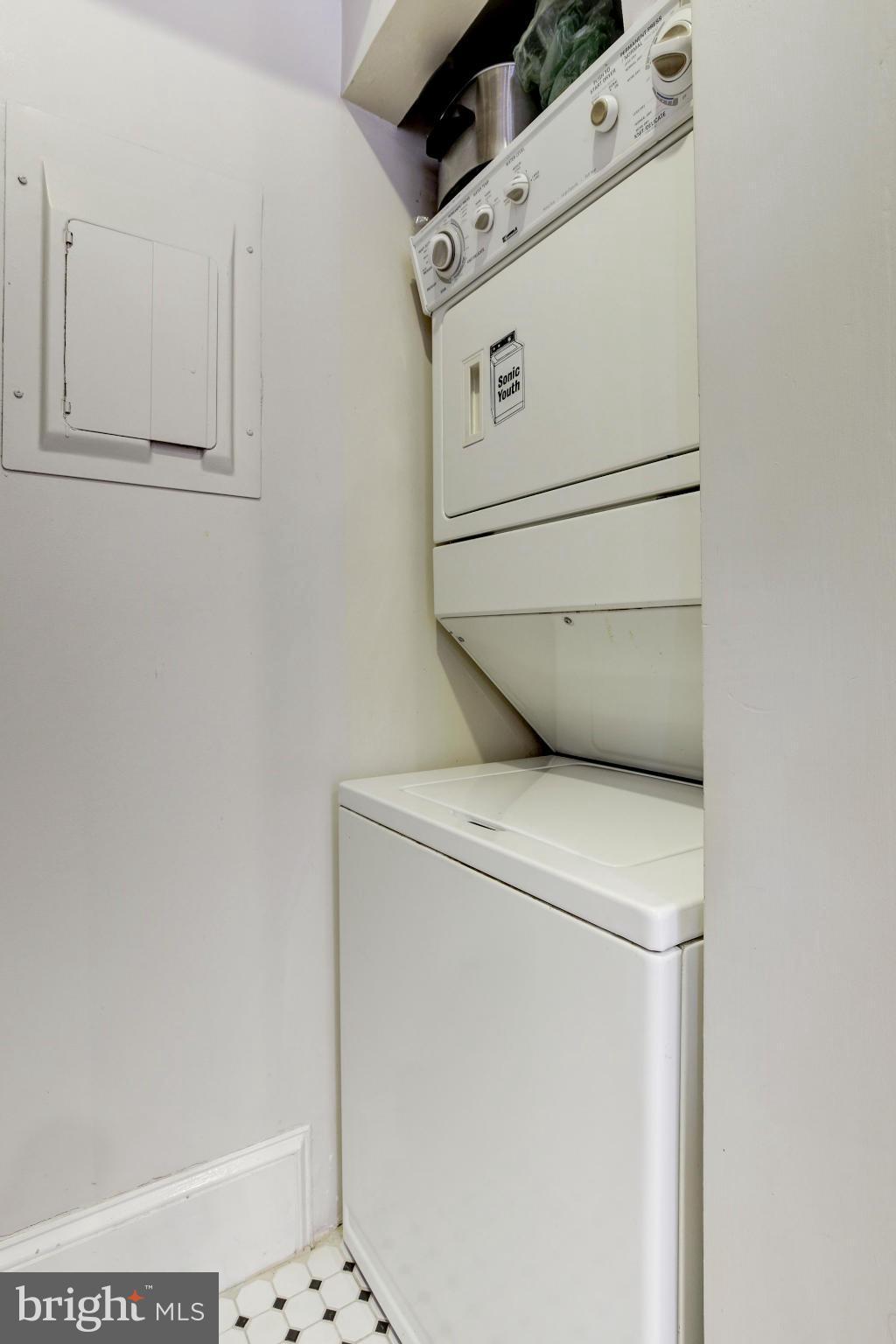 1423 R Street Northwest, Unit 203 Washington, DC 20009 - Photo 13 of 17 Kitchen