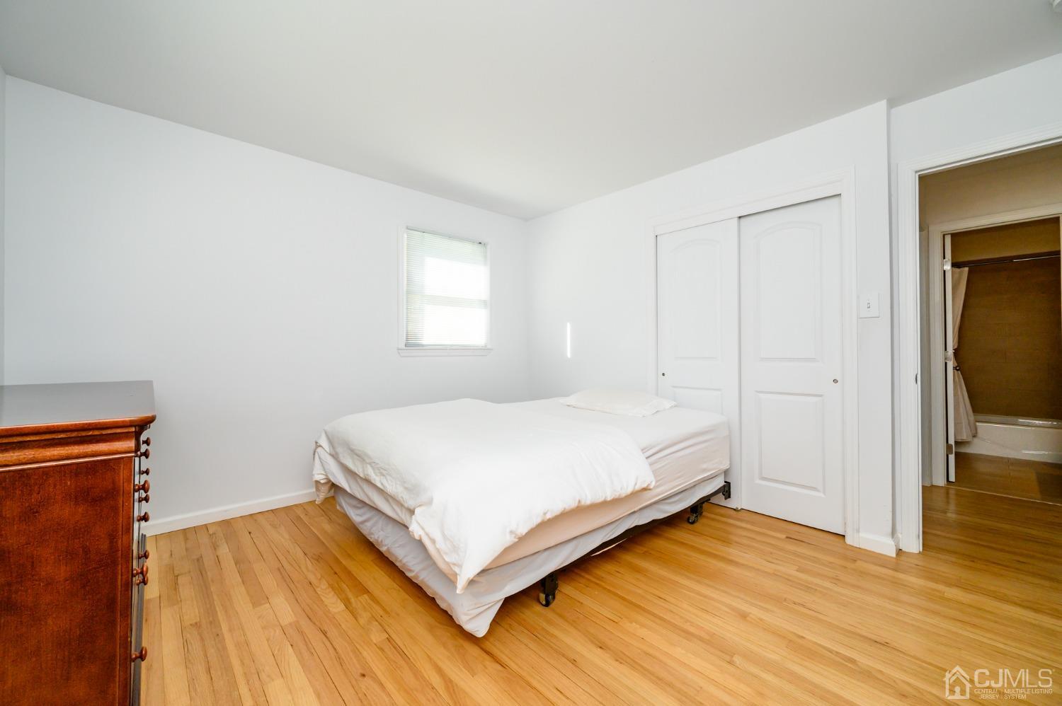 1603 Holly Road North Brunswick, NJ 08902 - Photo 18 of 37 Gallery Image 18