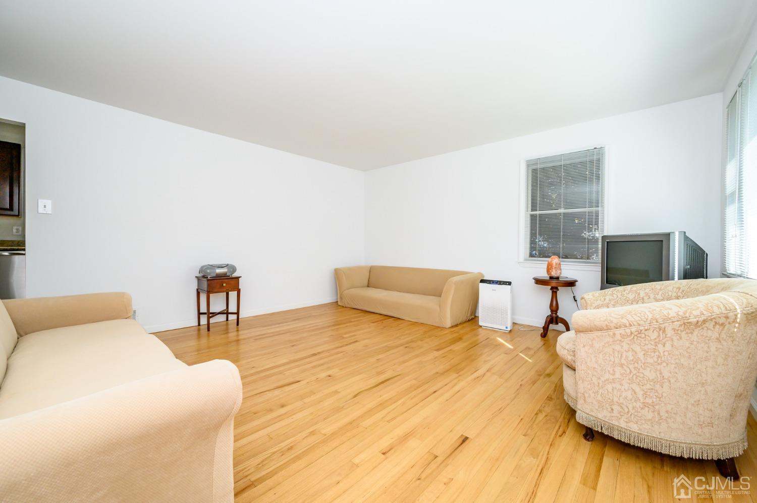1603 Holly Road North Brunswick, NJ 08902 - Photo 3 of 37 Gallery Image 3