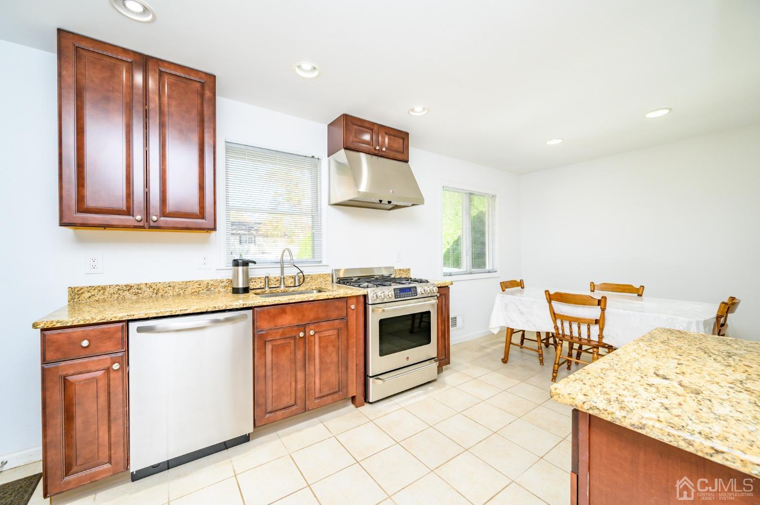 1603 Holly Road North Brunswick, NJ 08902 - Photo 7 of 37 Gallery Image 7
