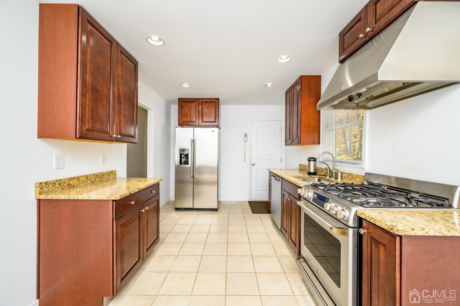 1603 Holly Road North Brunswick, NJ 08902 - Photo 8 of 37 Gallery Image 8