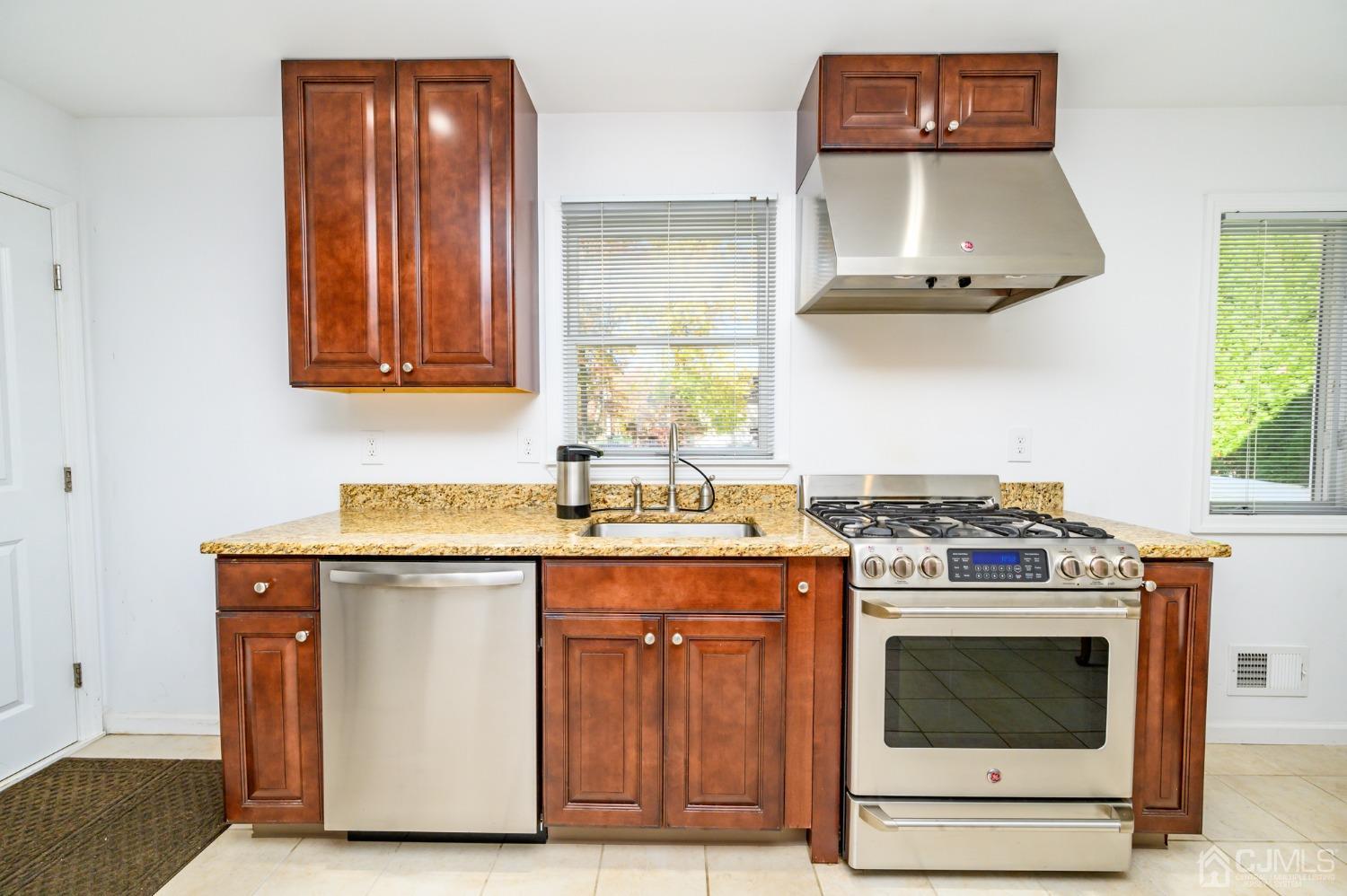 1603 Holly Road North Brunswick, NJ 08902 - Photo 9 of 37 Gallery Image 9