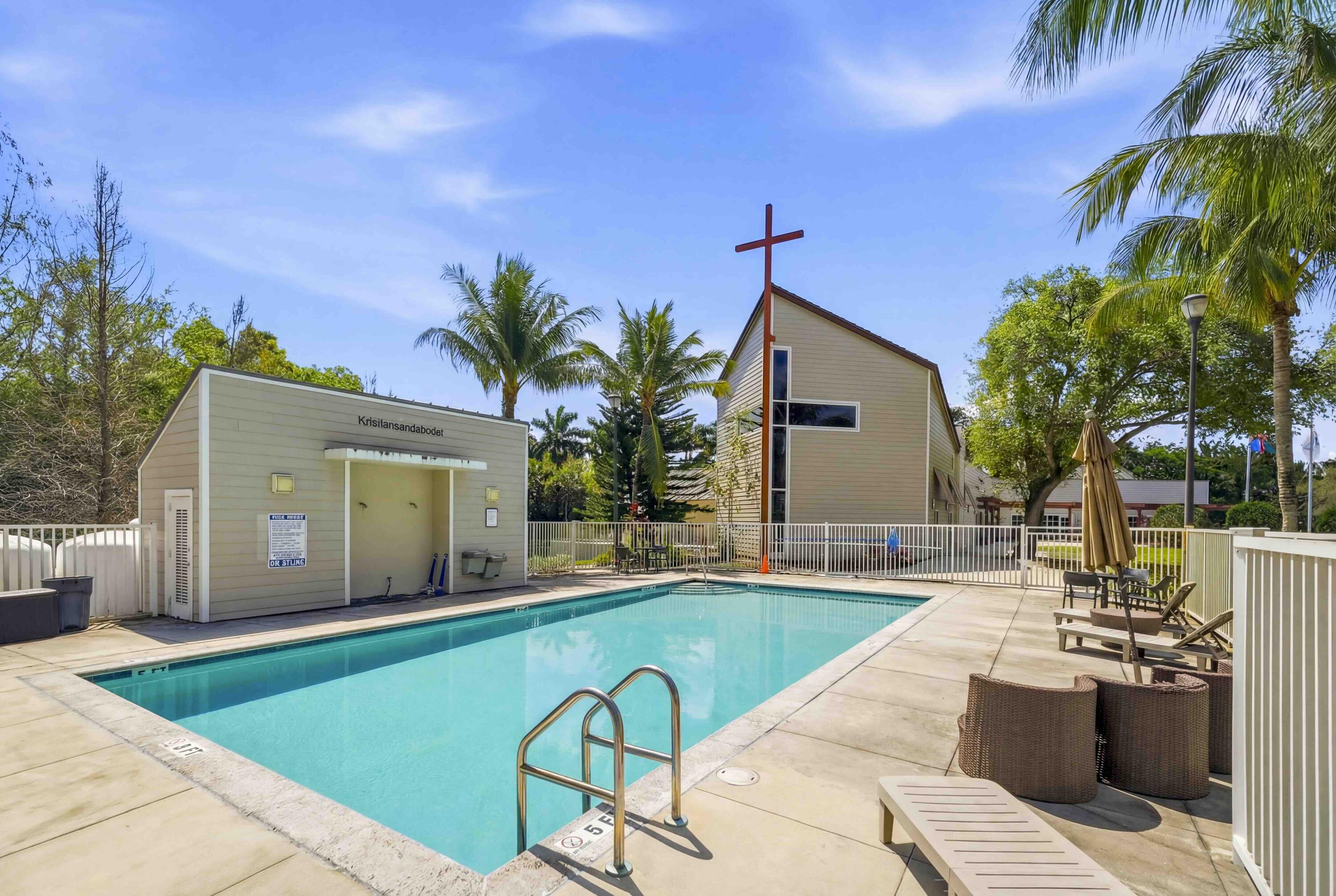 2950 South Flamingo Road Davie, FL 33330 - Photo 13 of 16 Pool and Cabana