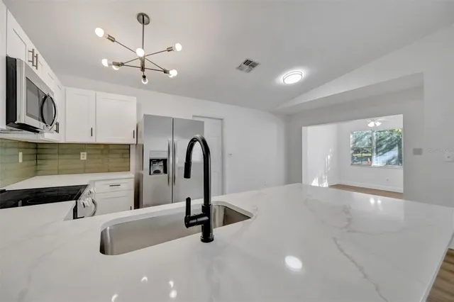 $2,400 | 1262 Jeffords Street, Clearwater, FL 33756