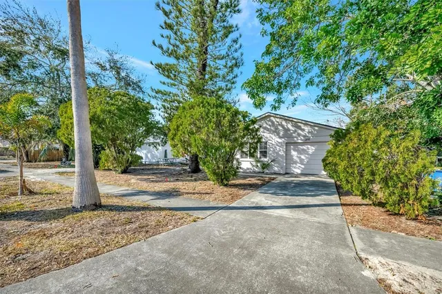 $2,400 | 1262 Jeffords Street, Clearwater, FL 33756