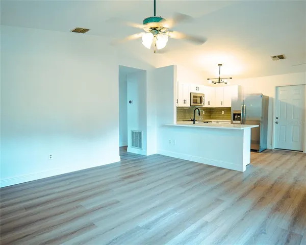 $2,400 | 1262 Jeffords Street, Clearwater, FL 33756