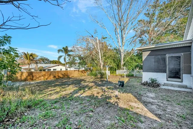 $2,400 | 1262 Jeffords Street, Clearwater, FL 33756