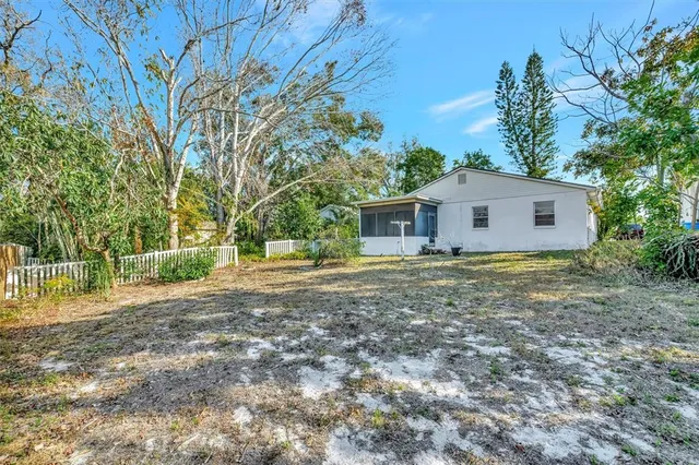 $2,400 | 1262 Jeffords Street, Clearwater, FL 33756