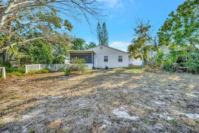 $2,400 | 1262 Jeffords Street, Clearwater, FL 33756