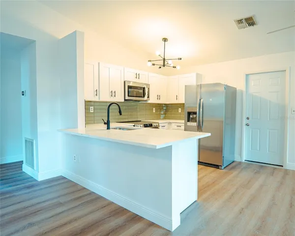 $2,400 | 1262 Jeffords Street, Clearwater, FL 33756