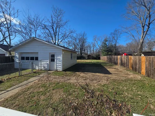 $136,500 | 1299 North Parklane Drive, Boonville, IN 47601