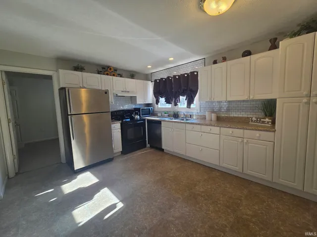 $136,500 | 1299 North Parklane Drive, Boonville, IN 47601