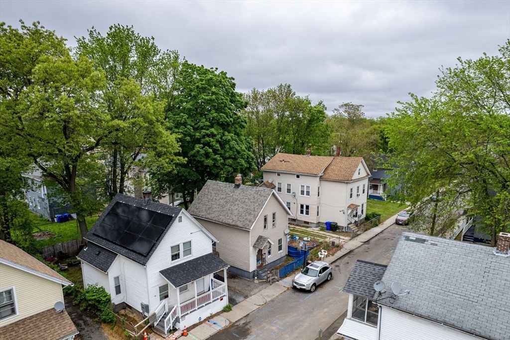 42 Queen Street Springfield, MA 01109 - Photo 4 of 14