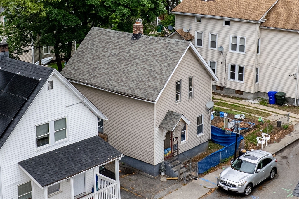 42 Queen Street Springfield, MA 01109 - Photo 5 of 14