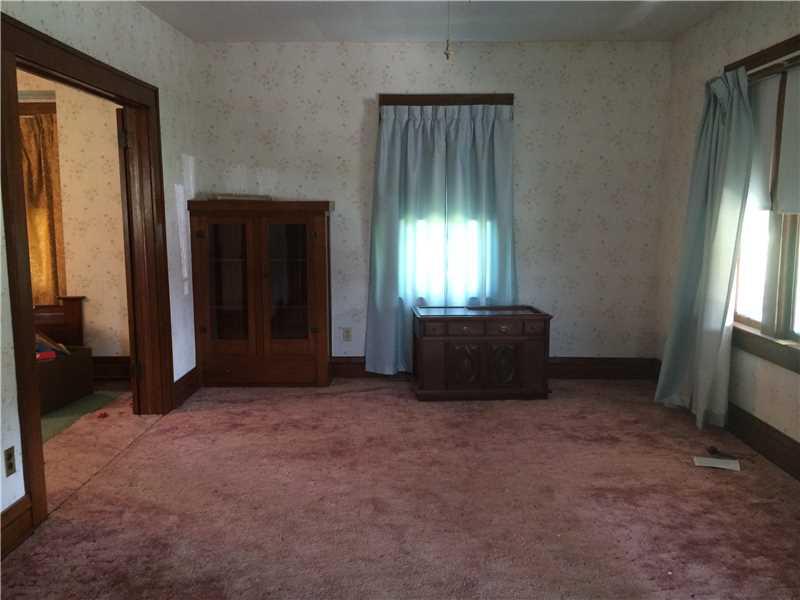 1394 Marr Road Pulaski, PA 16143 - Photo 6 of 17 Living Room.