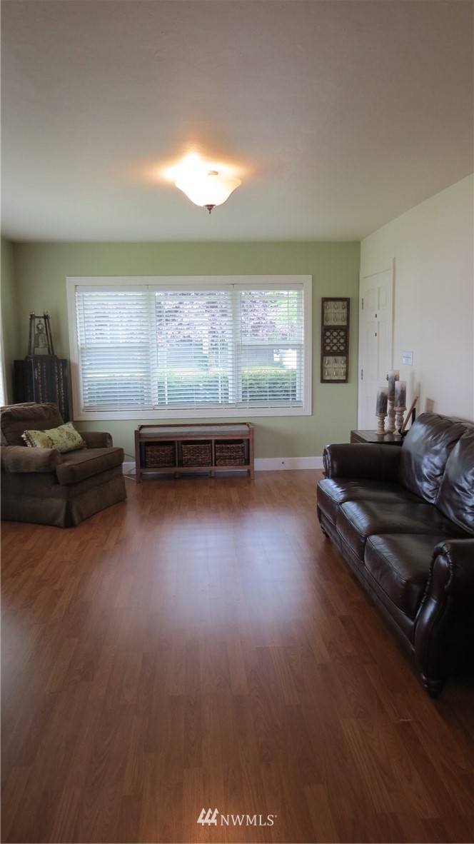 502 Williams Avenue North Renton, WA 98057 - Photo 3 of 16 Gallery Image 3