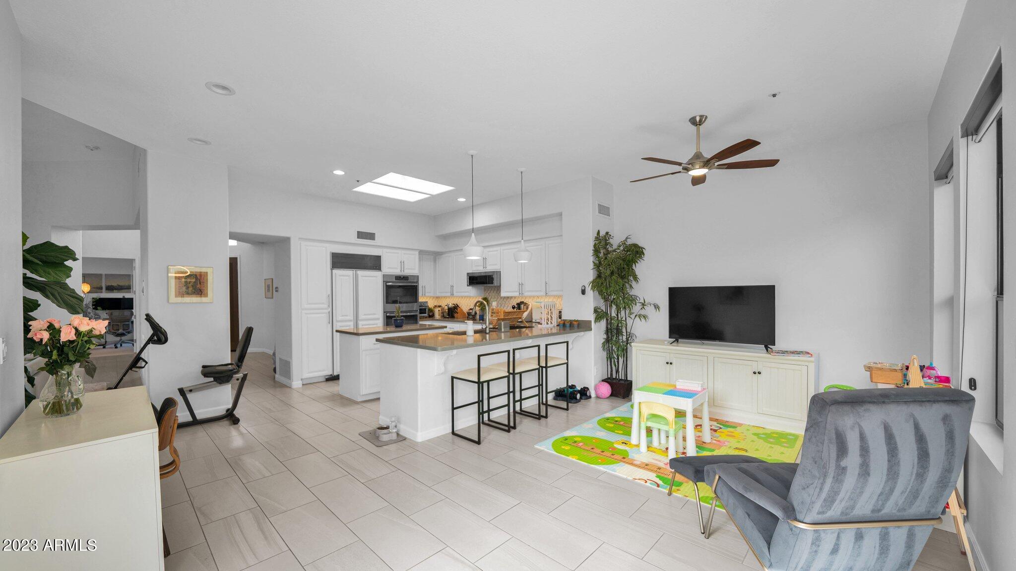 7705 East Doubletree Ranch Road, Unit 33 Scottsdale, AZ 85258 - Photo 15 of 59 FAM ROOM