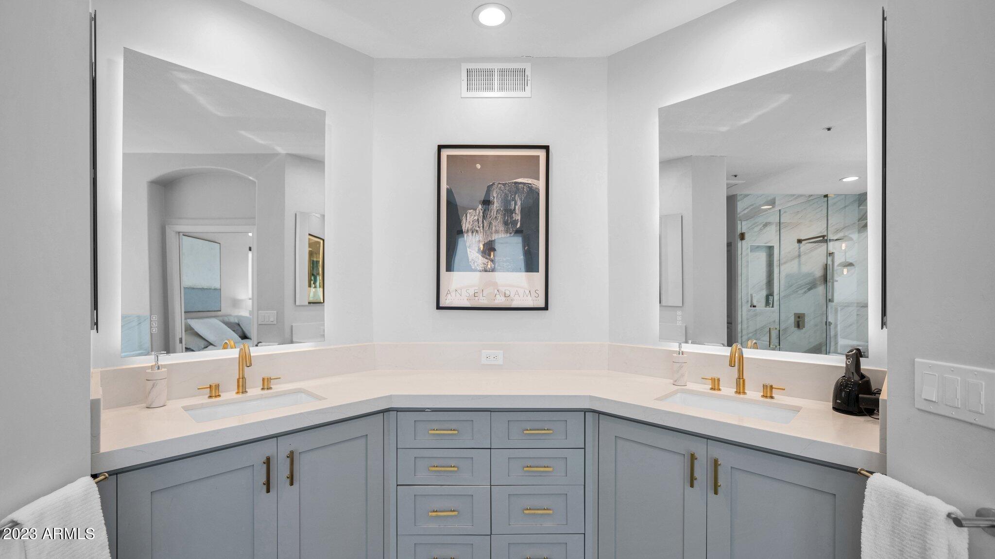 7705 East Doubletree Ranch Road, Unit 33 Scottsdale, AZ 85258 - Photo 22 of 59 DOUBLE SINKS