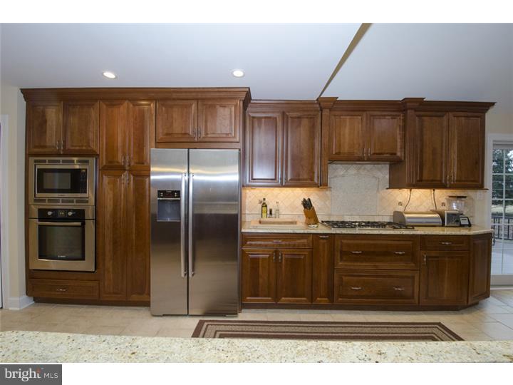 934 Pinecroft Road Berwyn, PA 19312 - Photo 14 of 25 Kitchen